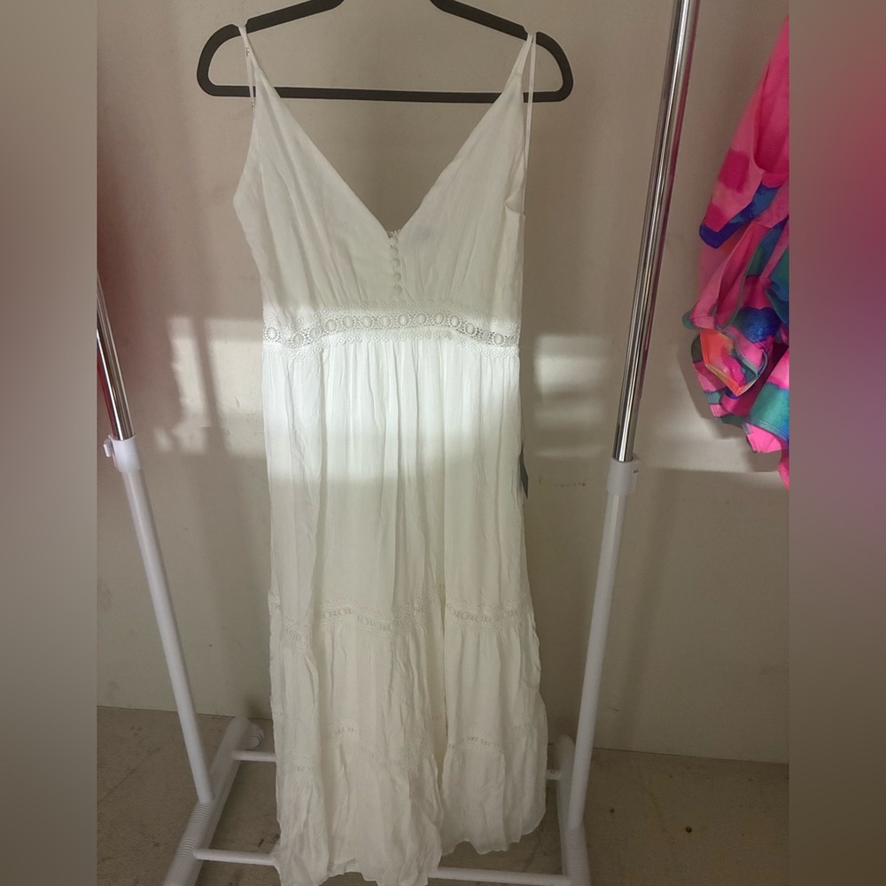 Lulu's Classic White Dress